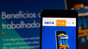 Caixa libera abono salarial para nascidos em novembro e dezembro