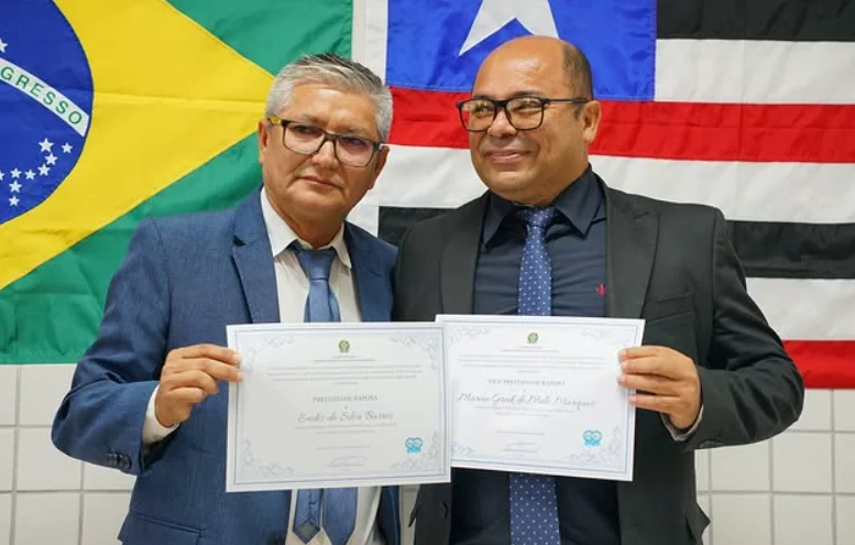 Prefeito, vice e vereadores de Raposa são diplomados para novo mandato