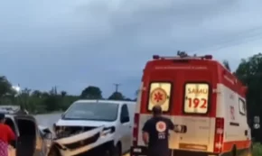 VÍDEO: Veículos derrapam na pista e mata adolescente, na BR-402