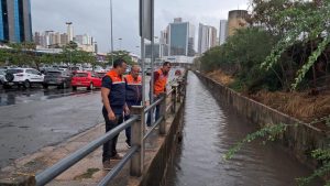 Bombeiros vistoriam áreas de risco para prevenir ocorrências no período chuvoso