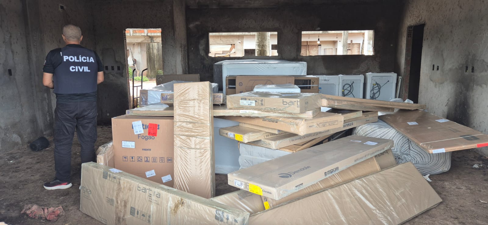 Polícia recupera carga de eletrodomésticos avaliada em quase R$ 40 mil