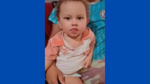 Criança morre eletrocutada ao pegar em fio desencapado dentro de casa