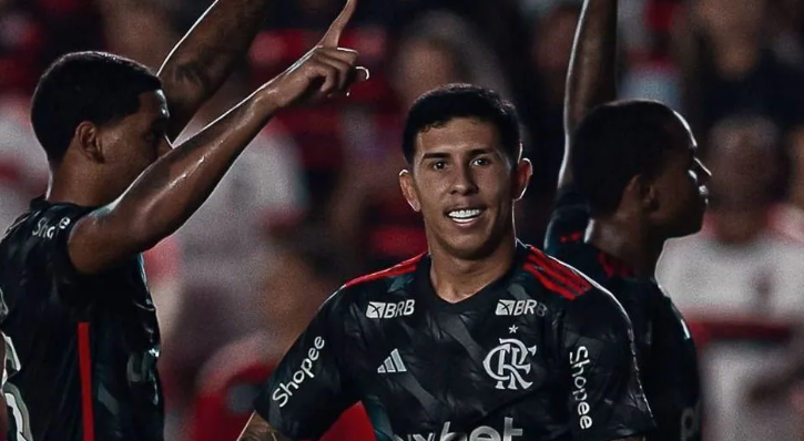 Flamengo goleia o Bangu pelo Campeonato Carioca, no Castelão