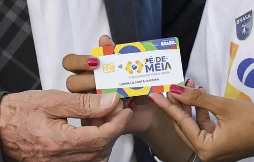 Governo terá de ajustar orçamento para desbloquear Pé-de-Meia