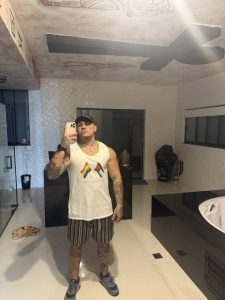 Influenciador Toguro assume ser gay: “Só quero apoio”