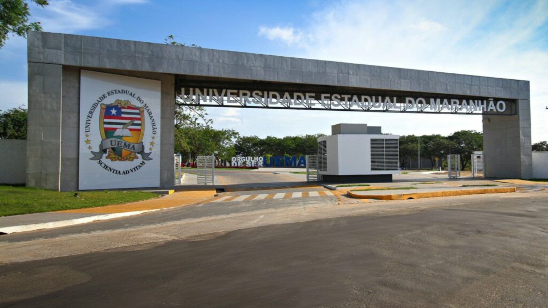 Uema abre seletivos para professores substitutos