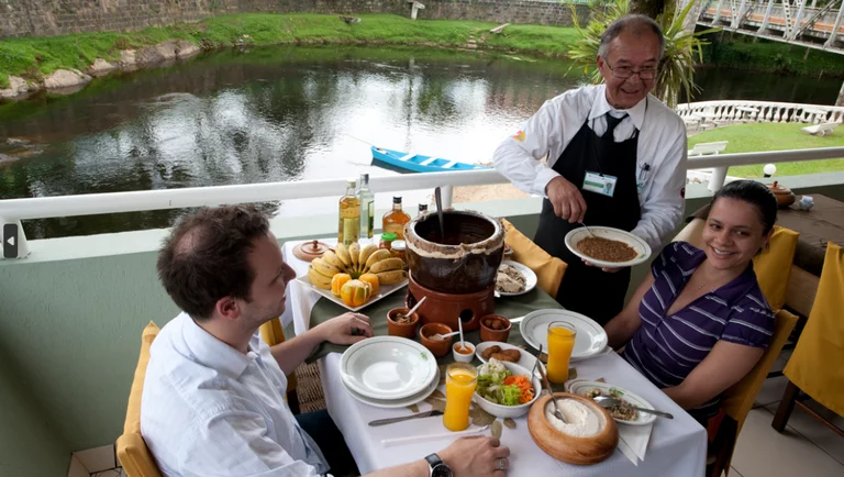 Turismo: O setor de serviços contribui com 30% das vagas formais