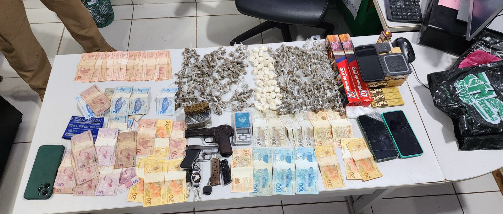 Homem é preso por tráfico de drogas em Presidente Dutra