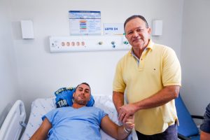 Policial baleado em tentativa de assalto recebe alta médica