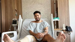 Pedro Sampaio passa por cirurgia no joelho após acidente em show