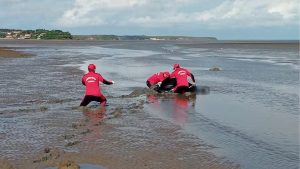 Polícia investiga morte de homem encontrado boiando na Beira Mar, em São Luís