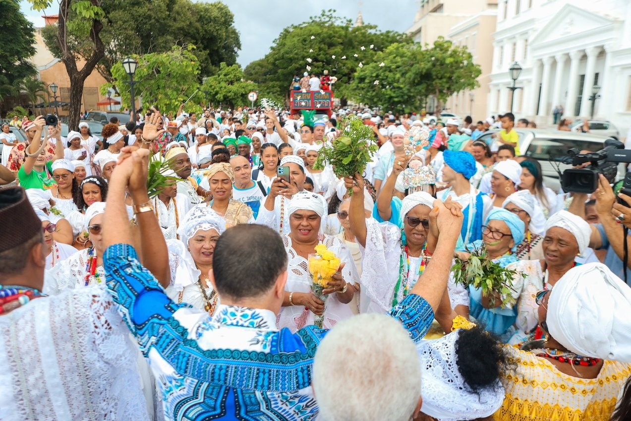 Banho de Axé reúne mais de 60 grupos de terreiros e de capoeira