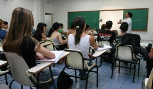 Estudo do IBGE mostra dados sobre os cursos de graduação no Brasil