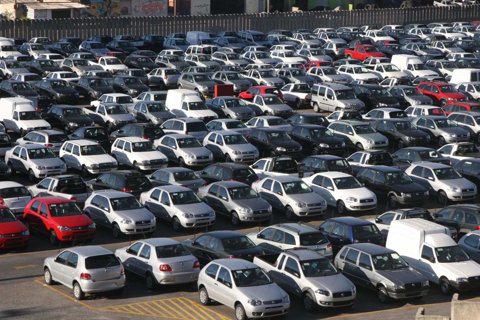 Pesquisa mostra que carros híbridos ou elétricos estão entre os preferidos pelos brasileiros