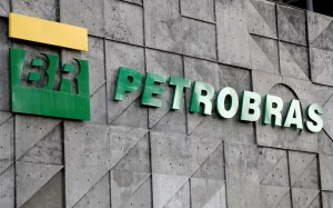 Petroleiros da Petrobras fazem paralisação por 24 horas