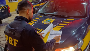PRF executa ordem de prisão na BR-316, em Pio XII