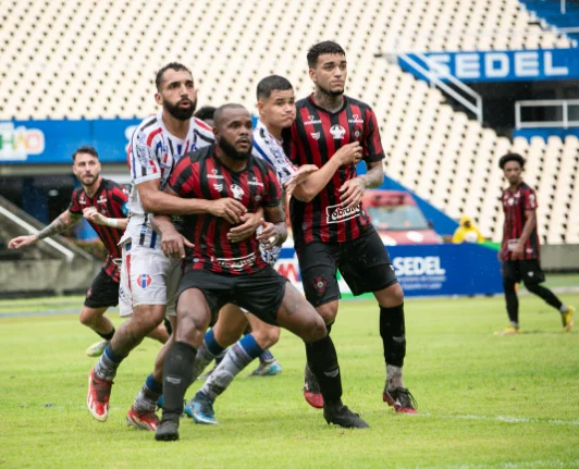 Em jogo de duas expulsões, Maranhão e Moto empatam no Castelão