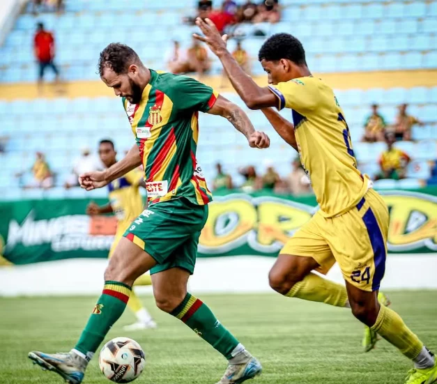 Sampaio vence o IAPE e fica a dois pontos da liderança do estadual