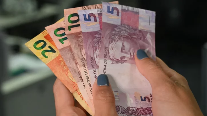 Mais de 57 mi de brasileiros estão endividados e nem sabem, diz Serasa