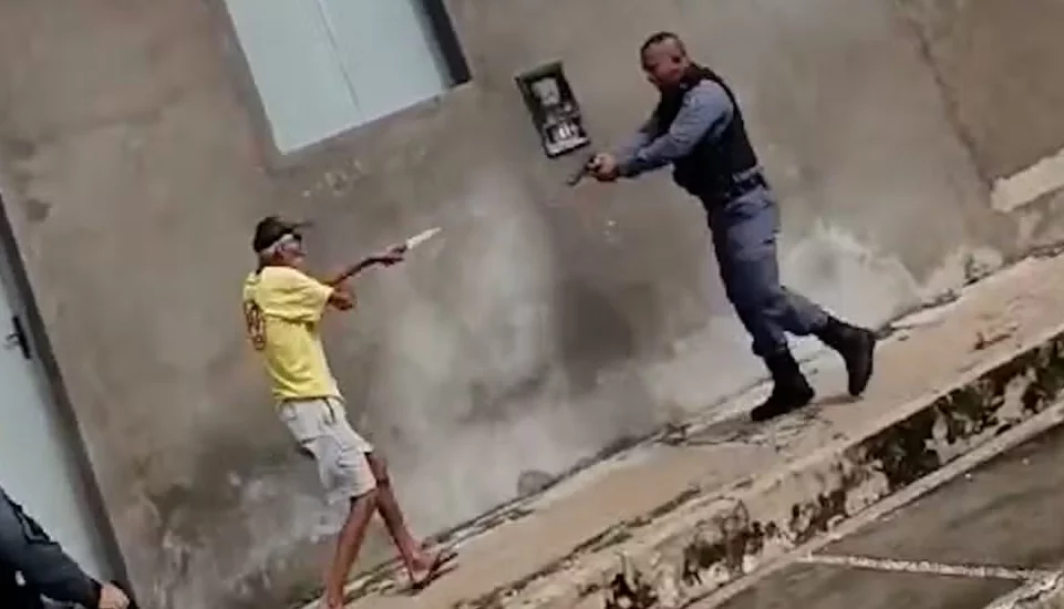 VÍDEO: Polícia investiga morte de idoso após ameaçar PM com faca