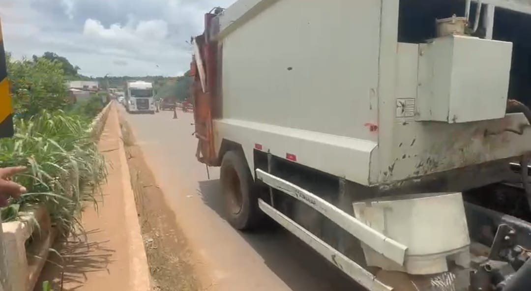 VÍDEO: PRF informa que fluxo é normal na ponte sobre o Rio Grajaú