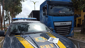 Caminhoneiro com mandado de prisão é detido pela PRF em São Luís 