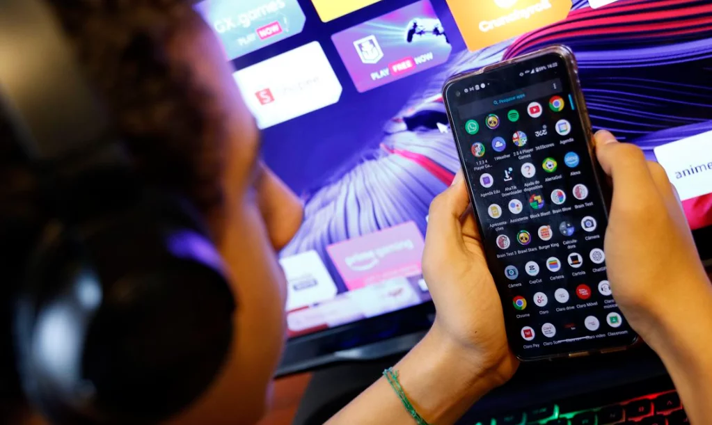 Governo buscará retomar pauta de regulação das redes no Congresso