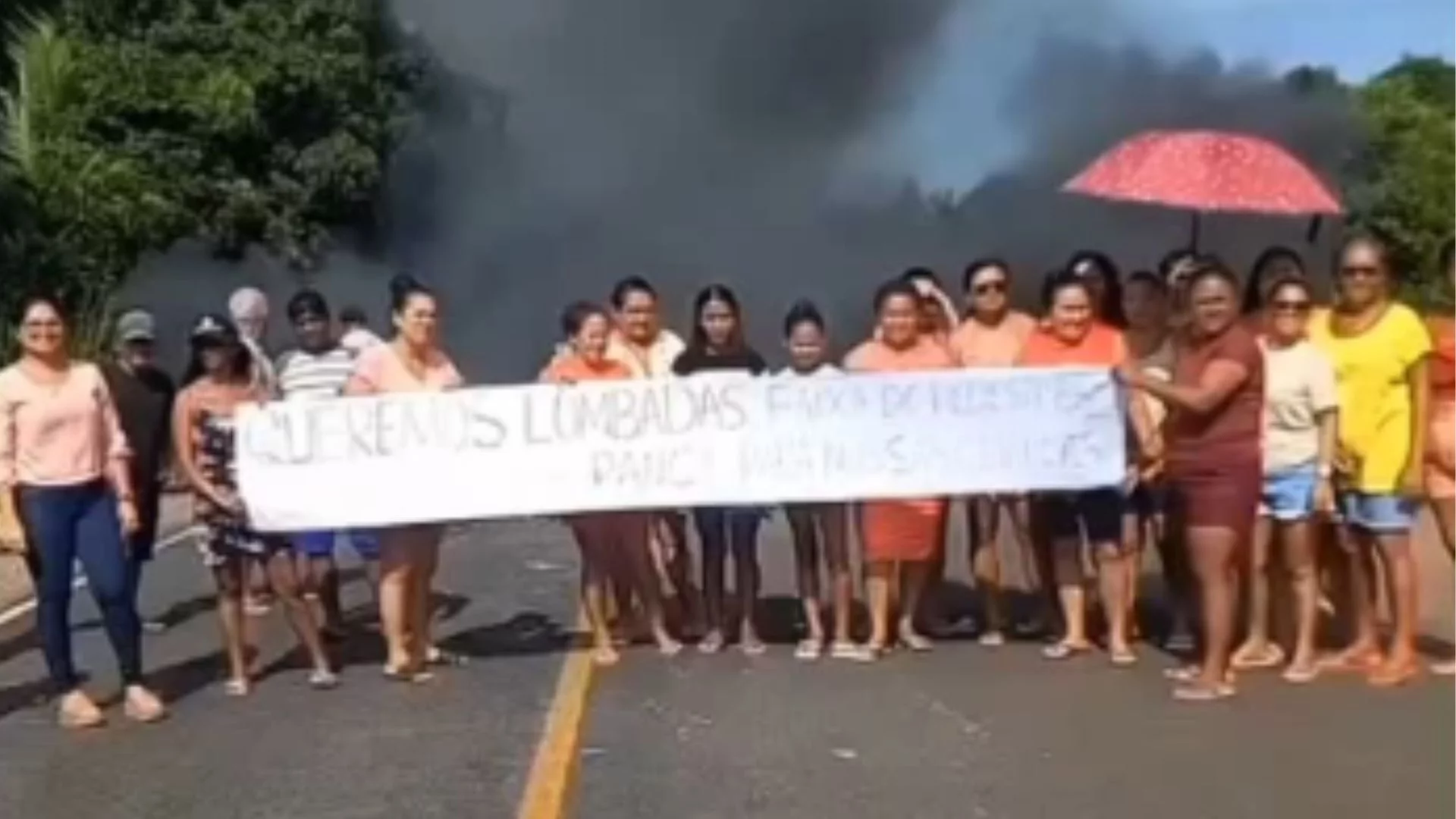 VÍDEO: Manifestantes realizam protesto e exigem lombadas na BR-222