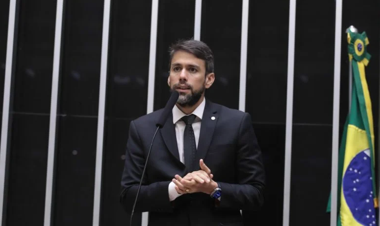 VÍDEO: Saiba quem é o maranhense cotado para substituir Juscelino Filho