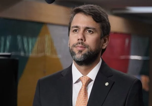 Pedro Lucas decide recusar convite para assumir Ministério das Comunicações