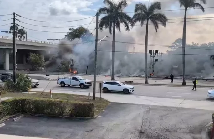 Três pessoas morrem em queda de avião