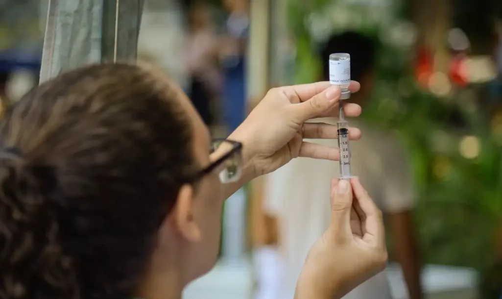 Vacinação nas escolas começa nesta segunda-feira