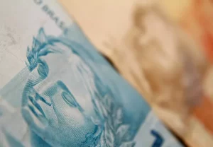 Ricos ganham 36 vezes mais que os pobres