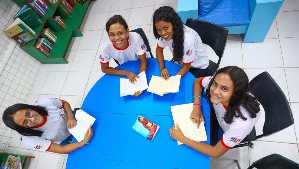 Governo oferece prêmio de R$ 1 mil a alunos da rede pública do estado
