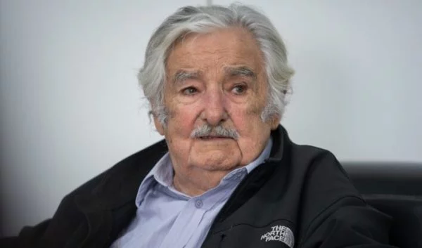 Morre aos 89 anos o ex-presidente do Uruguai 