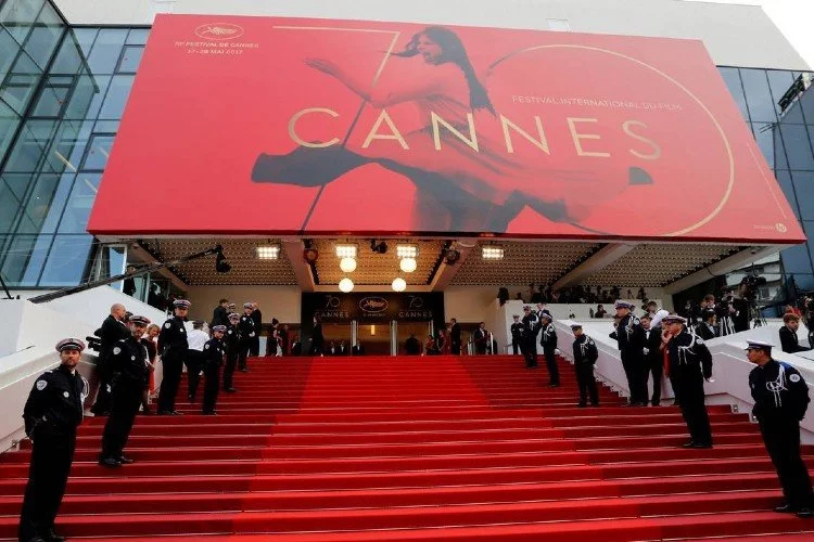Festival de Cannes proíbe nudez no tapete vermelho