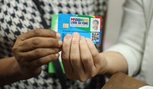 Entrega dos cartões do programa Maranhão Livre da Fome segue até sábado (17)