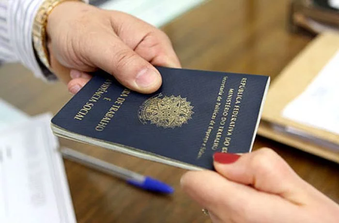 Brasil tem saldo positivo de 148,9 mil empregos com carteira assinada