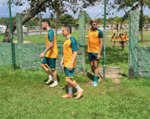 Sampaio aproveita folga para iniciar preparação para clássico
