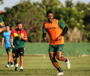 Sampaio anuncia lista com 7 desligamentos