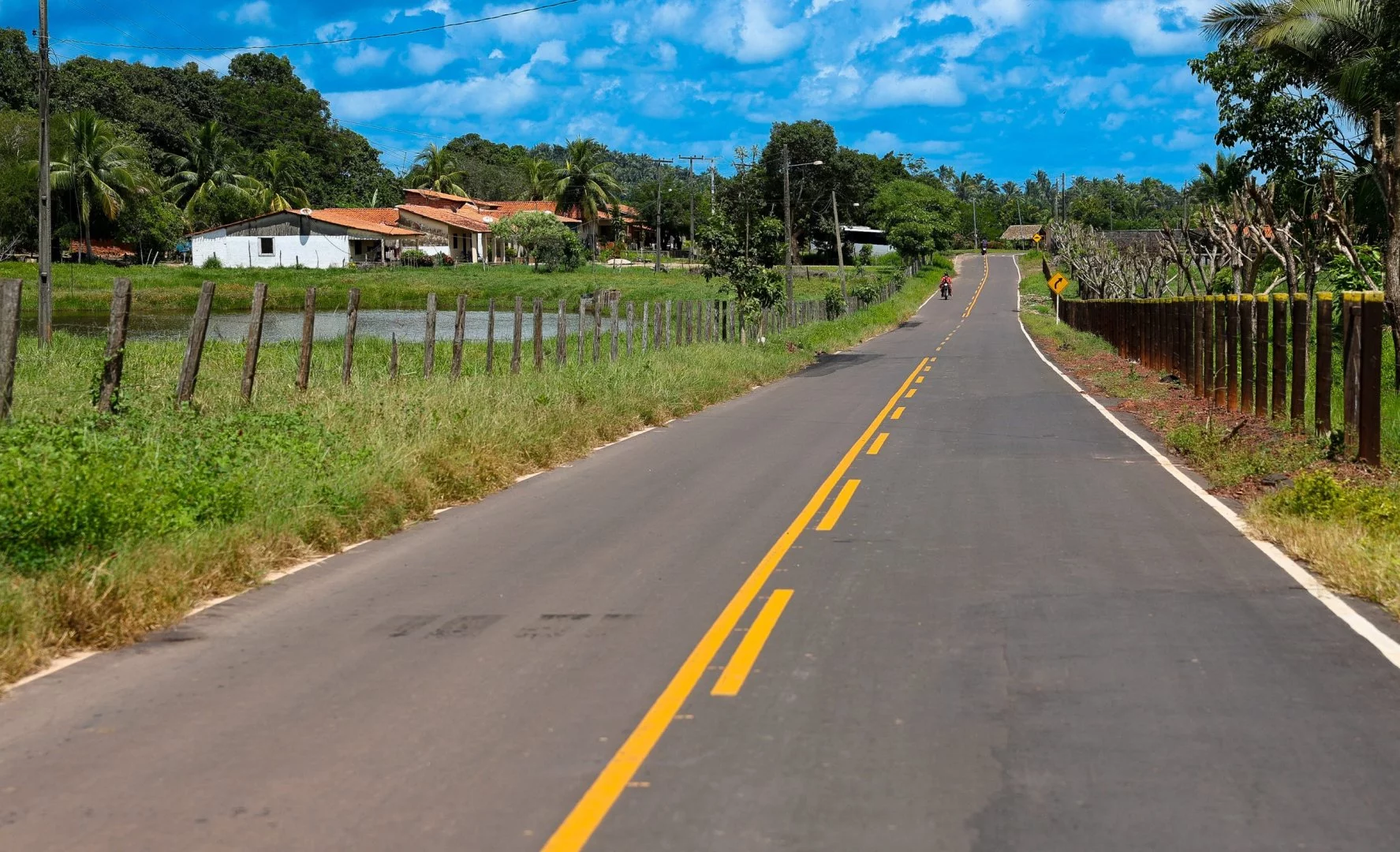 VÍDEO: Brandão entrega nova Estrada do Leite em Bacabal