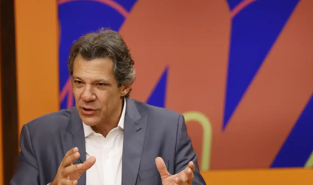 Haddad nega planos para reajustar valor do Bolsa Família