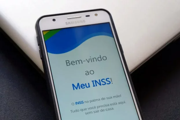 Governo começa a notificar aposentados e pensionistas nesta terça (13)