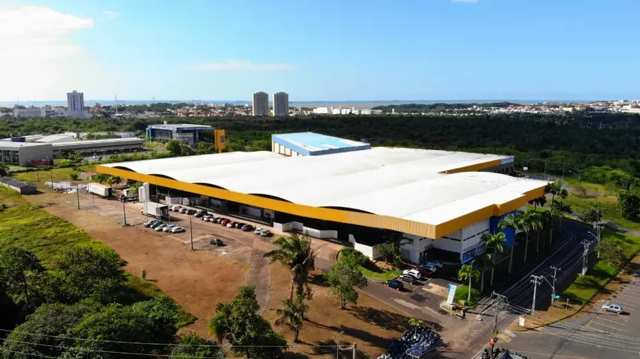 Hospital de campanha começa a ser montado para atender casos de síndromes gripais