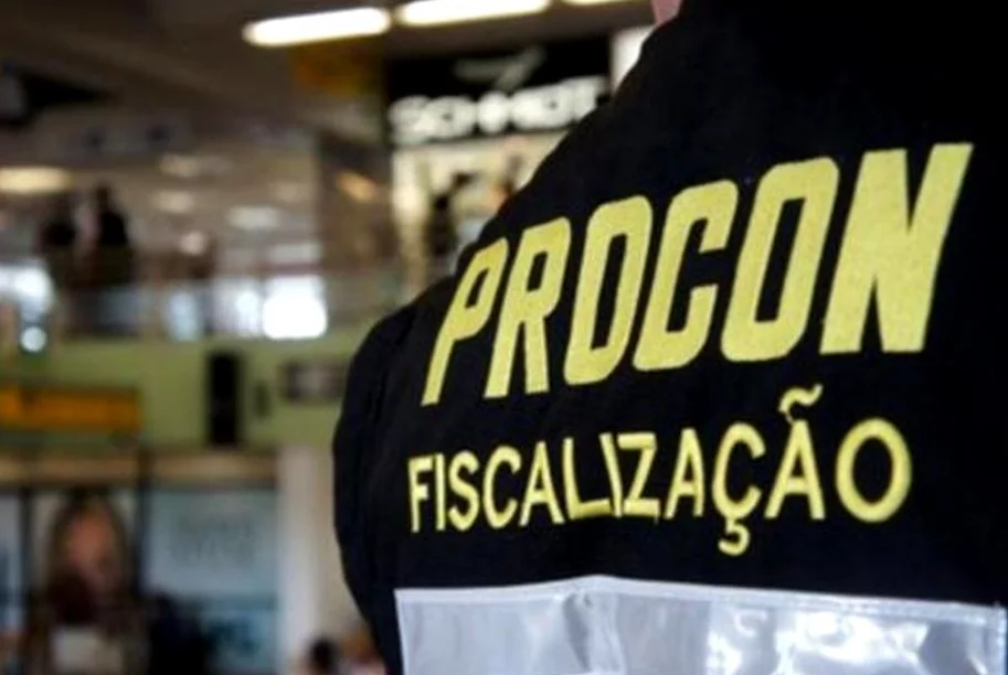 Procon interdita supermercado por falta de higiene