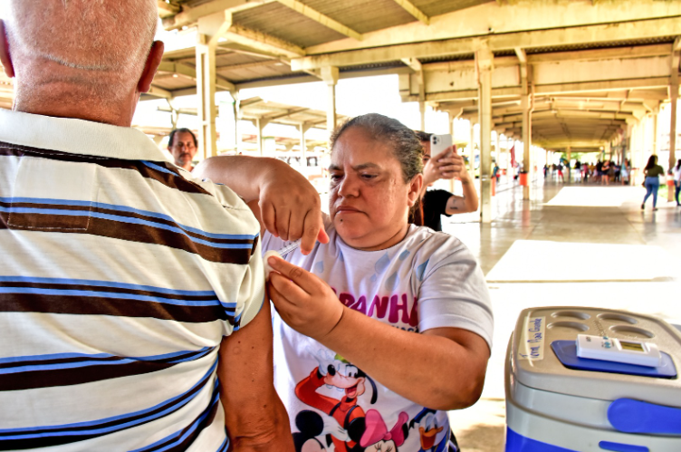 São Luís inicia vacinação contra Influenza nos terminais de integração