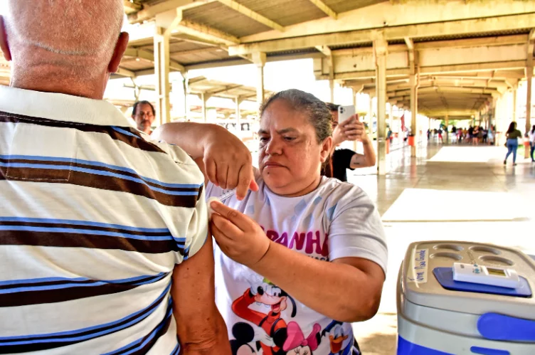São Luís inicia vacinação contra Influenza nos terminais de integração