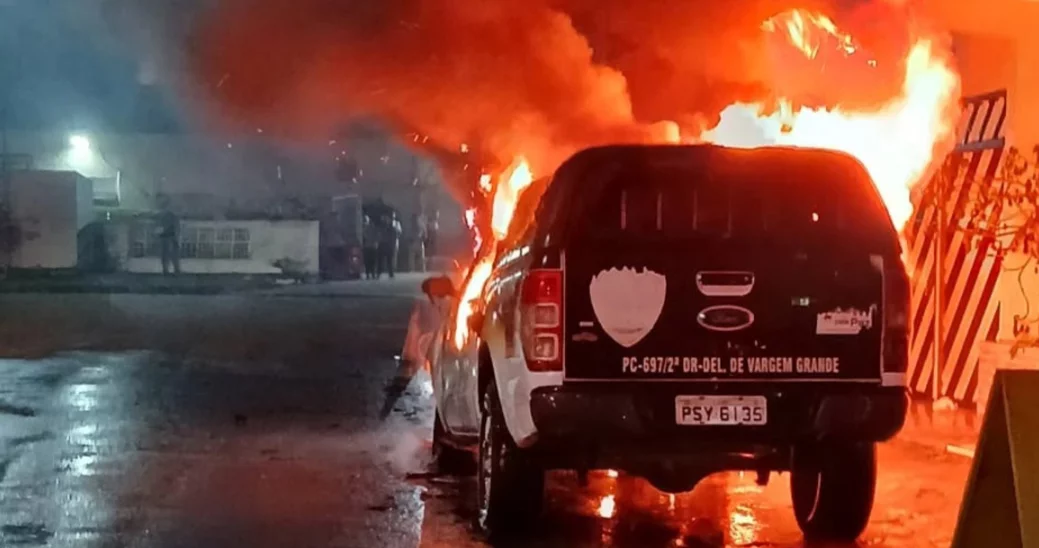 ÁUDIO: Suspeito de atear fogo em viatura morre em confronto com a polícia