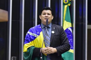 Deputado tem pedido de suspensão de mandato