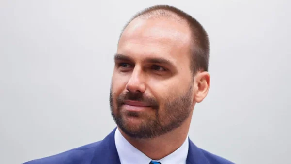 STF aceita pedido para abertura de inquérito contra Eduardo Bolsonaro